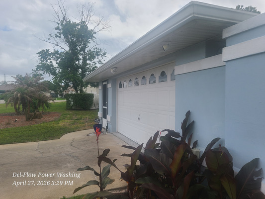 Exterior Surface Cleaning And Mildew Removal Service in Deltona FL